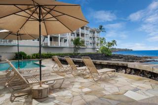 Oceanfront Condo Stunning Views and Pool - Hale Kona Kai 407 by Casago Kona - 1