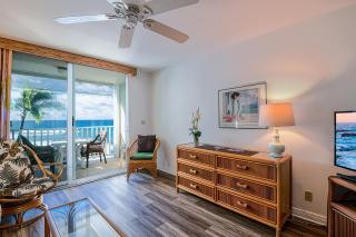 Wonderful Modern Oceanfront Condo - Hale Kona Kai 408 by Casago Kona - 4