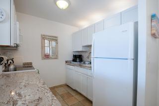 Wonderful Modern Oceanfront Condo - Hale Kona Kai 408 by Casago Kona - 2