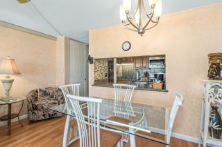 Kamaole Beach Royale #311 Oceanview, Steps from Beach, Full Kitchen, A/C - 3