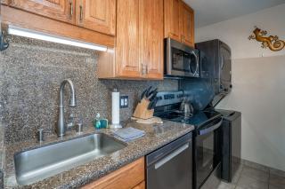 Kamaole Beach Royale #311 Oceanview, Steps from Beach, Full Kitchen, A/C - 1