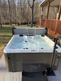 Mariposa Private Creek Retreat - New Hot Tub! - 9