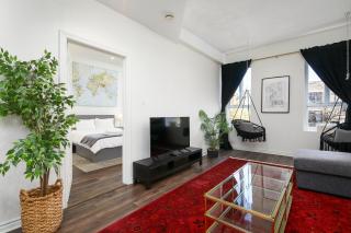 Historic Plateau Loft with 3 Private Baths - 1