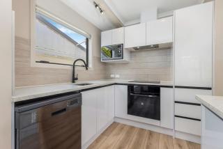 Holiday House in Auckland near Airport & Beach-3 Bedrooms - 5