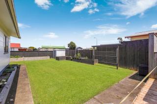 Holiday House in Auckland near Airport & Beach-3 Bedrooms - 4