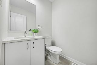 Modern Spacious 3BR Home with Free Parking and Wi-Fi - 7