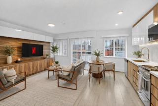 Renovated 2BR Apartment Walk to English Bay - 0