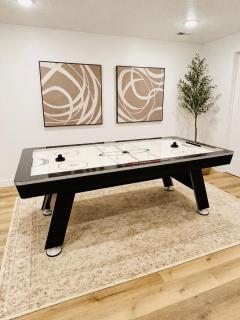 Charming New Home_Heart of DSM_2 Primary Suites - 7