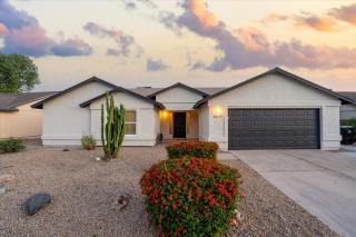 Desert Ridge Family new Renovated with Spa and Pool - 1