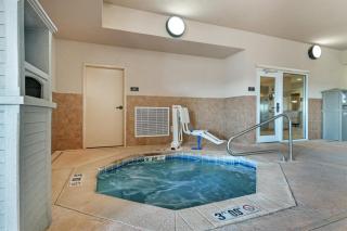 Best Western Plus Capital Inn - 9