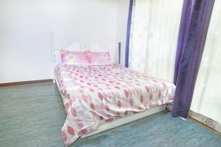 Silver Glowing Sea Pension - 8