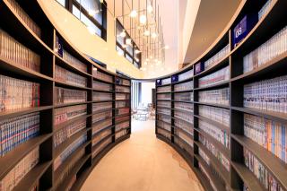 Quintessa Hotel Osaka Umeda Comic & Books - 3
