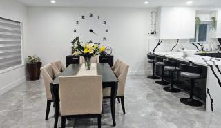 Spacious Villa with Hot Tub Near MIA Sleeps 12 - 8