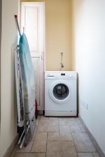 Central Nicosia 3-Bedroom Apartment with 2 Bathrooms - 4