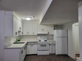 Executive Cozy 2bedroom Basement Suite - 8