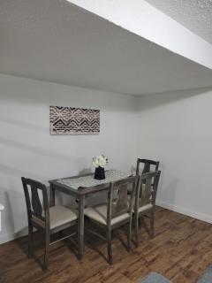 Executive Cozy 2bedroom Basement Suite - 3