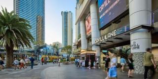 Beachfront 3bdr Apt - Surfers Paradise - 1