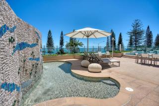 5-Star Beachfront Retreat with Theatre & Pool - 7