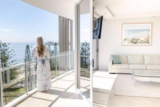 5-Star Beachfront Retreat with Theatre & Pool - 2