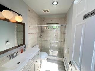 Joe West Vancouver Lodge - 2