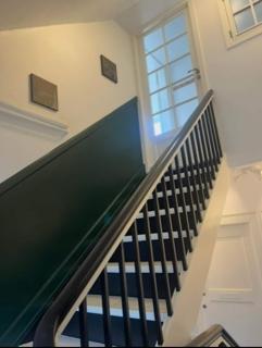 Small, cozy penthouse with free parking - 8