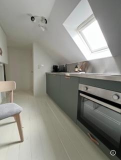 Small, cozy penthouse with free parking - 5