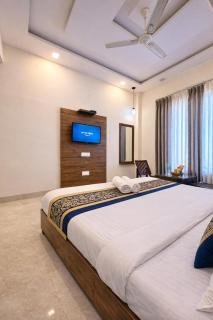 Hotel Woodlark Heights Zirakpur Chandigarh !! Easy Airport Access ! Budget Friendly - 8