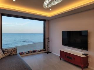 Pohang Sunrise Pool Villa - 5