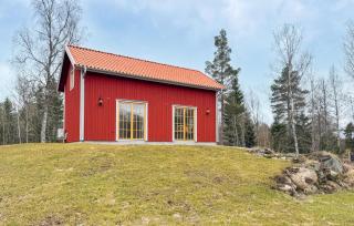 Cozy Home In Holsbybrunn With Wifi - 4