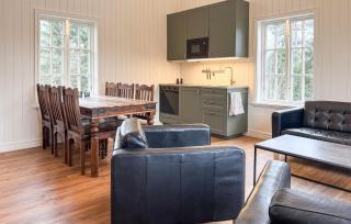 Cozy Home In Holsbybrunn With Wifi - 1