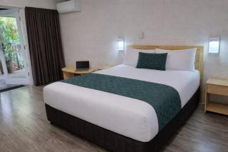 Mission Beach Lodge - 8