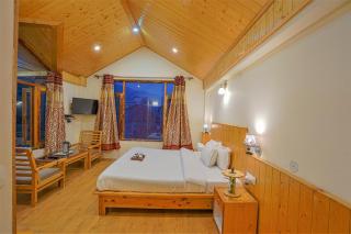 Pine Wood Chalet - 9