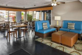 Super 8 by Wyndham Ellenton Bradenton Area - 6