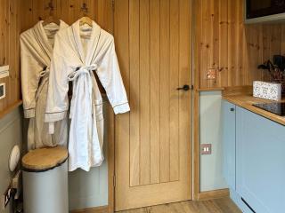 Twitchill Farm Shepherds Hut - Ukc9264 - 2