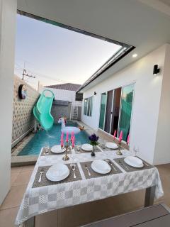 Cozy Poolvilla Pattaya - 9