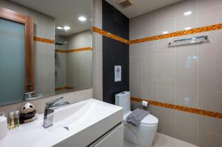 C-View Residence by Apartwell - 5