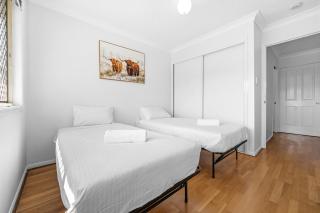 4BR House close to Sunnybank, QEII hospital,Griffith Nathan,Nissan Arena - 8