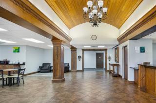 Quality Inn & Suites Monterey I-40 - 7