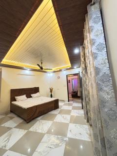 Luxurious private apartment retreat - a perfect 2bhk in new delhi - 5