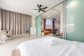 Indoor Glamping 2BR Kids Suite Farm In City - 7