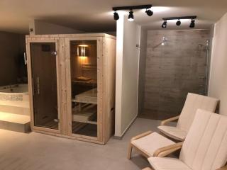 Luxury 5 bedroom villa - 9