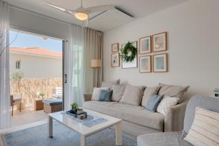 Christina Boutique Apartment - 9