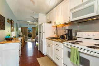 Kihei Bay Surf #109 Studio Across From Sandy Beach, Shared Hot Tub, Great Rates - 4