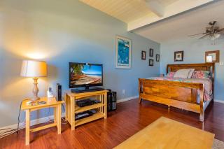 Kihei Bay Surf #109 Studio Across From Sandy Beach, Shared Hot Tub, Great Rates - 3