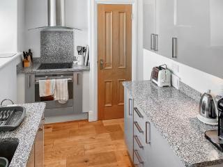 Flat 4 Sea Court - 3