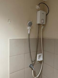 La Maria Rentals - Cozy Queen size bed with Sofa bed, Across SM Cebu - 5