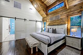 Charming Cabin Retreat with Modern Comforts near Broken Bow, Oklahoma - 1