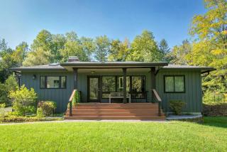 Charming Pet-Friendly Getaway with Deck & Nature Views in East Meredith, New York - 0