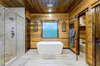 Cozy Pine Retreat Cabin with Luxury Comfort in Broken Bow, Oklahoma - 5