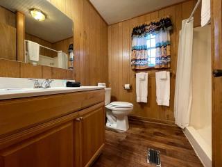 Charming Family Cabin with Private Pond and Fire Pit near Zwolle, Louisiana - 3